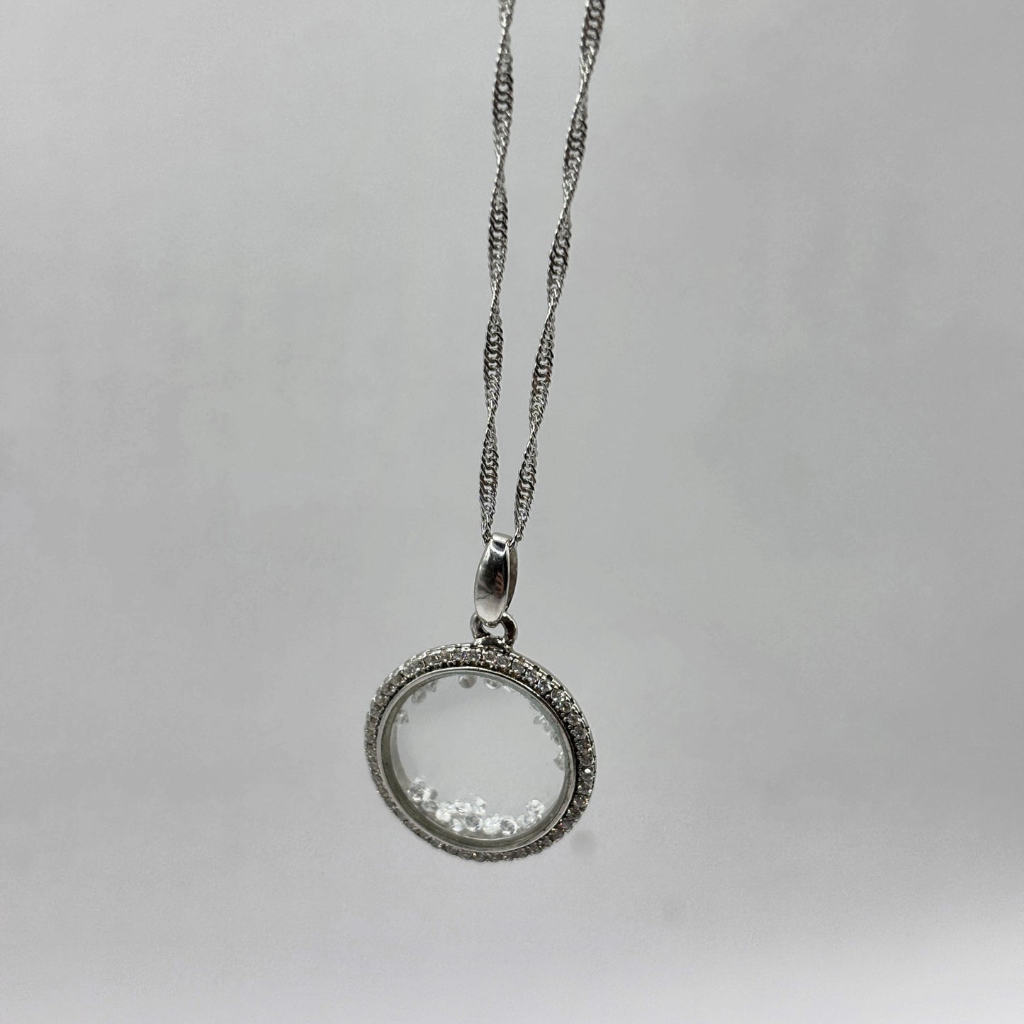 Aura Motion Necklace